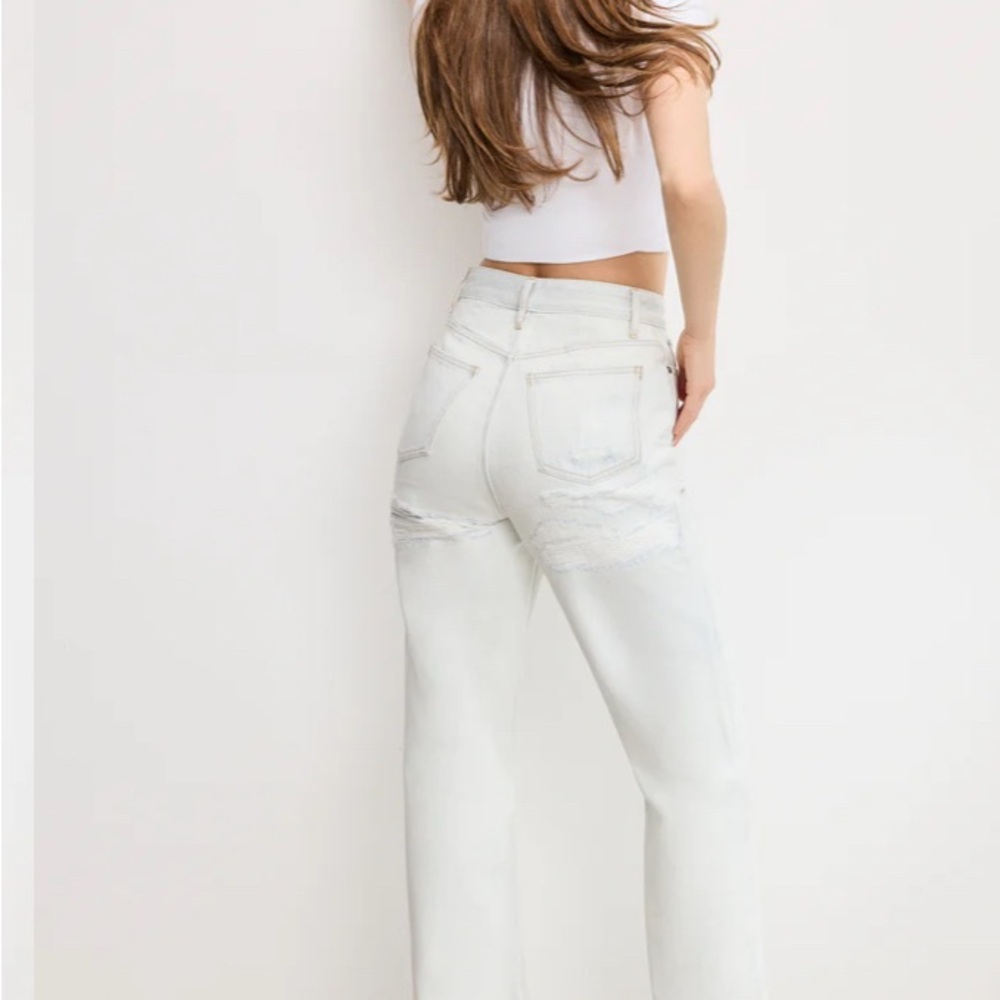 GOOD AMERICAN Distressed Light Blue Women's Jeans (The Khloe Jean) - Picture 3 of 5